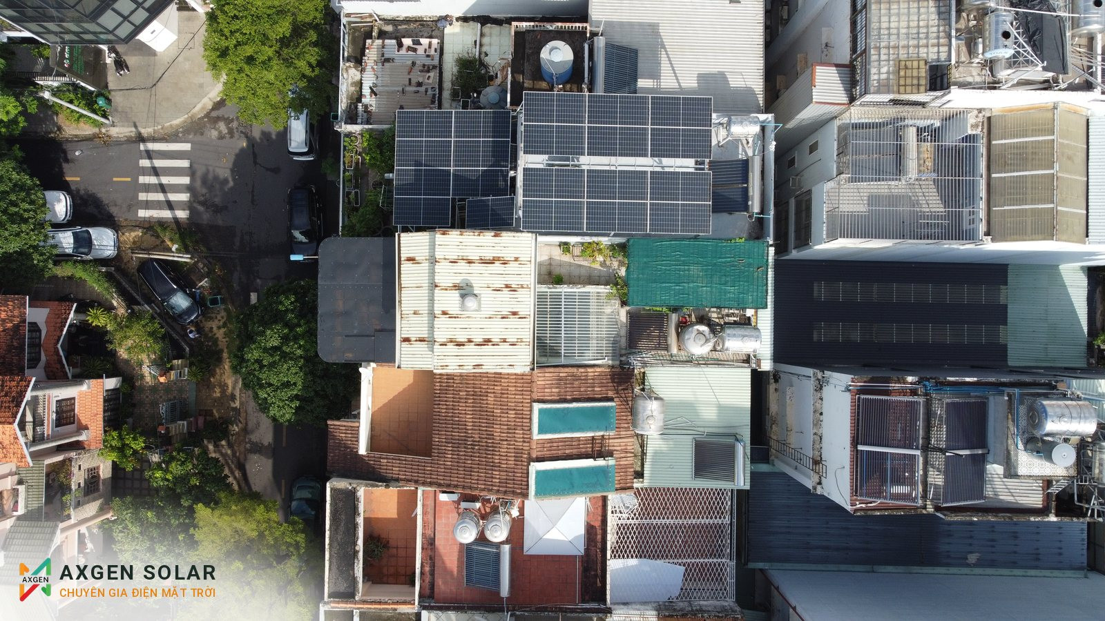Nhà chú Thành, Bình Chánh – 14,6 kWp + pin 30 kWh – 16/06/2026: Bay flycam khảo sát cụm sân thượng.