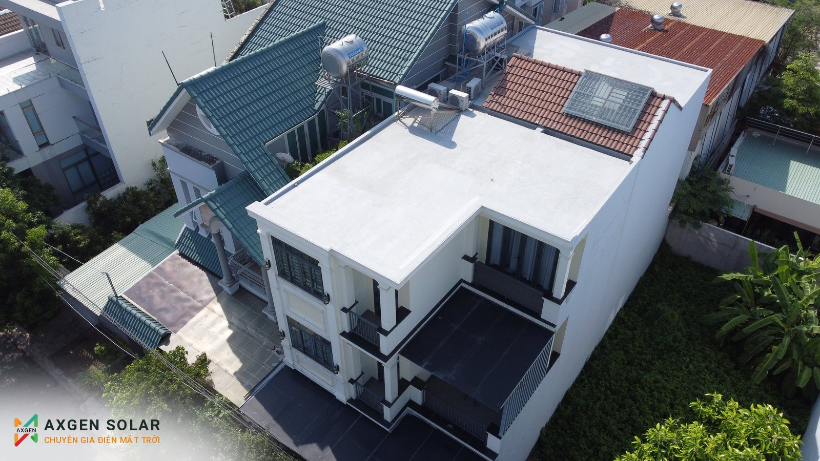 Nhà anh Dũng, Thủ Đức – 10,08 kWp + pin 30 kWh – 07/06/2026: Bay flycam khảo sát mái trước khi thiết kế.