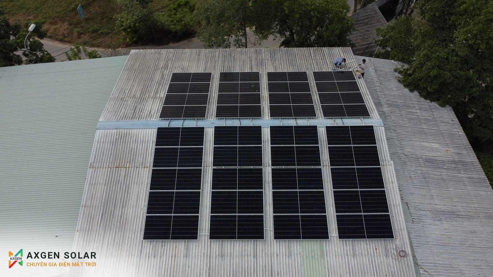Nhà anh Phong, Củ Chi – 23,94 kWp + pin 60 kWh – ảnh flycam sau khi lắp