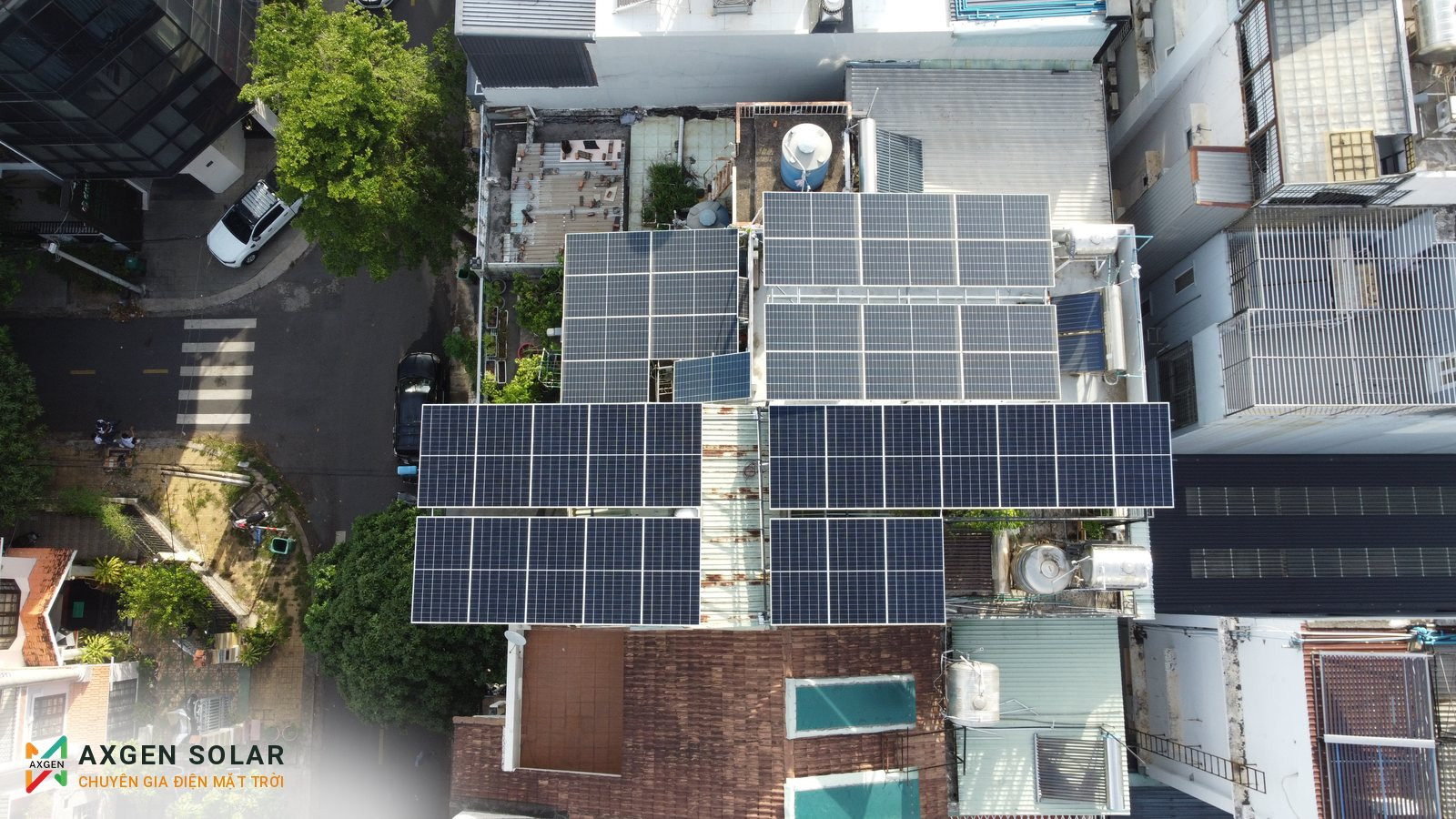 Nhà chú Thành, Bình Chánh – 14,6 kWp + pin 30 kWh – ảnh flycam 1
