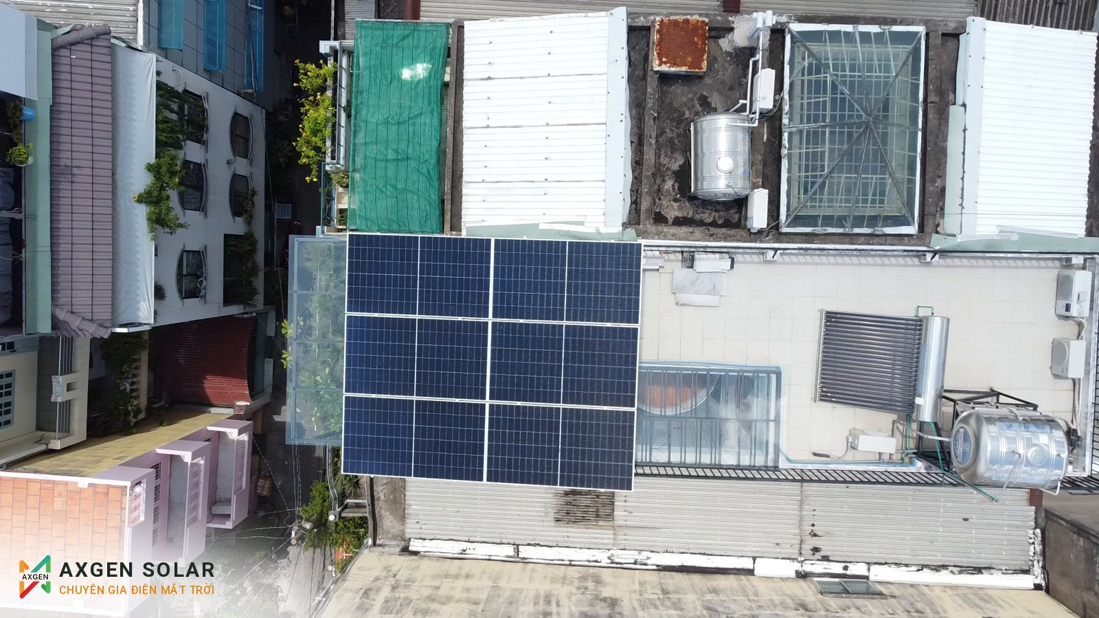 Nhà anh Phát, Quận 1 – 3,99 kWp hòa lưới – 31/07/2024: 6 tấm pin nhìn từ trên xuống.