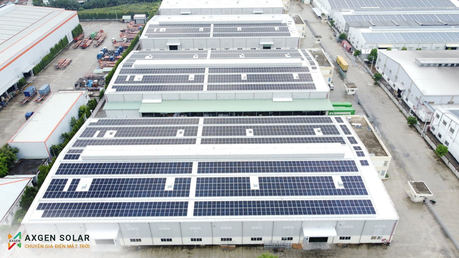 Nhà xưởng Hải Trang, KCN Sóng Thần 3 – 2.580 kWp – 13/10/2025: Các dãy pin trên mái nhà xưởng.
